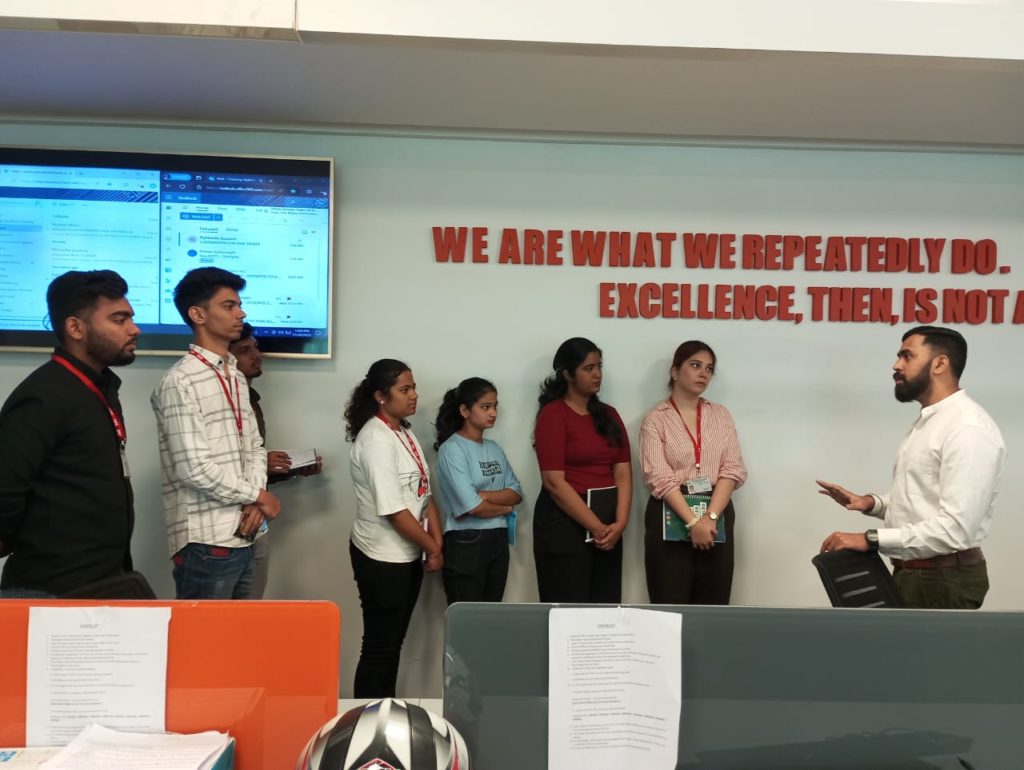 Picture of JR Technologies employees with the students of the Air Ticketing Management course. It features on the Training Page of the company JR Technologies. The company provides innovative business solutions in the travel landscape and beyond.